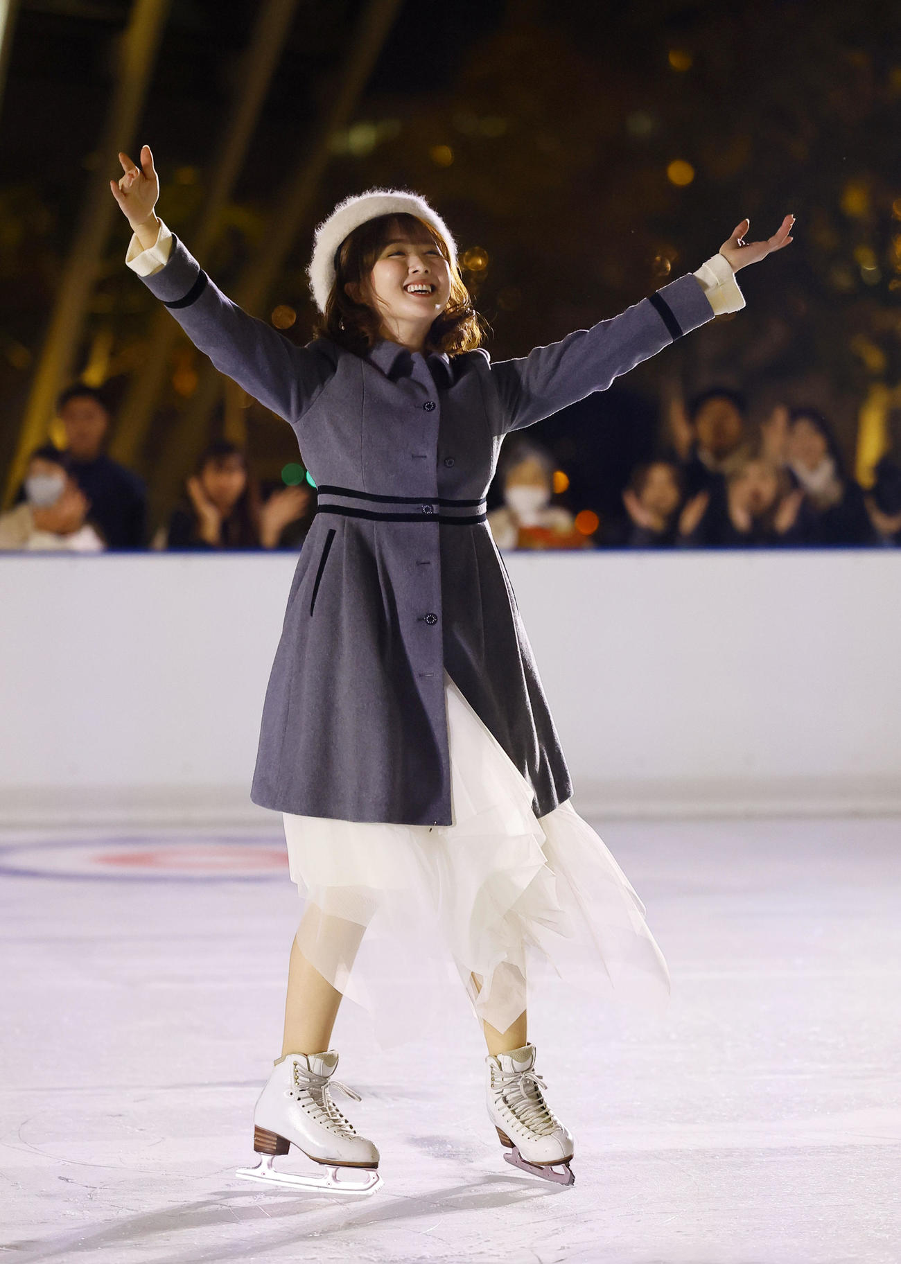 アイスリンク「つるんつるん」で初滑りを披露する本田望結（撮影・藤尾明華）