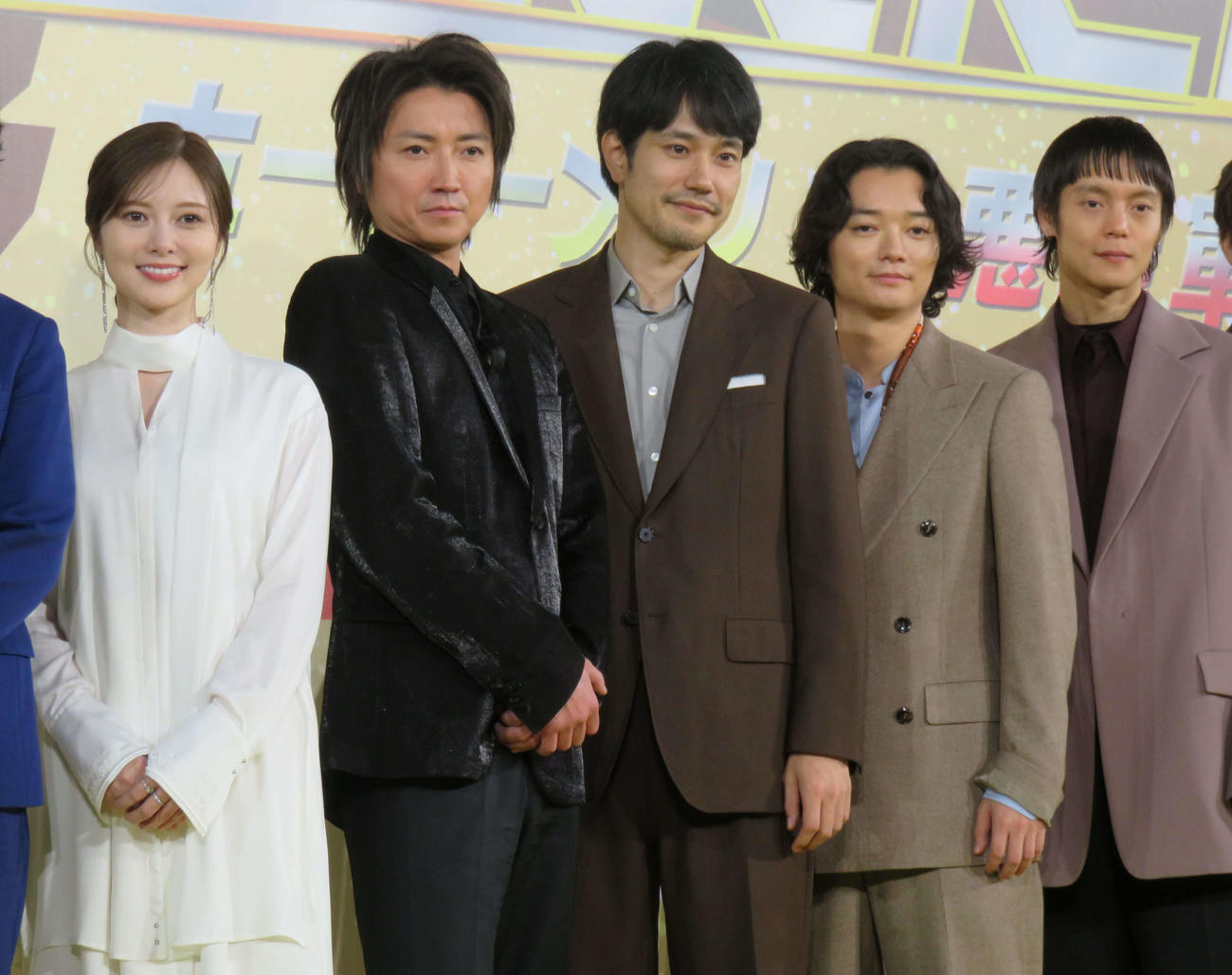 映画「聖☆おにいさん　THE MOVIE～ホーリーメンVS悪魔軍団～」の完成報告会に出席した、左から白石麻衣、藤原竜也、松山ケンイチ、染谷将太、窪田正孝