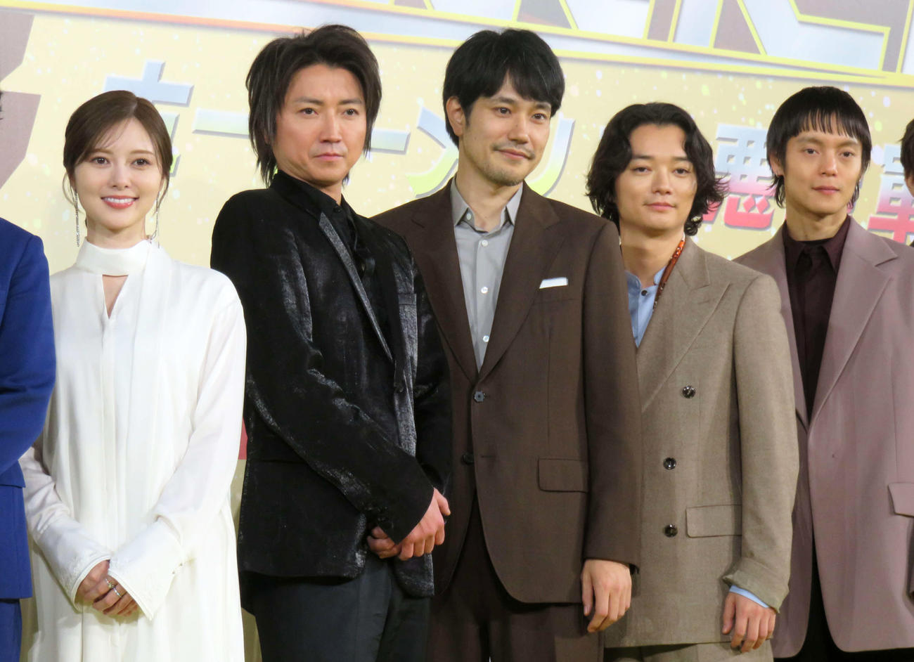 映画「聖☆おにいさん　THE MOVIE～ホーリーメンVS悪魔軍団～」の完成報告会に出席した、左から白石麻衣、藤原竜也、松山ケンイチ、染谷将太、窪田正孝