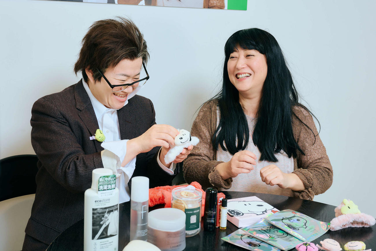 「THE ORGANIC DAYS」をインスタライブでPRした「徳川徳男・徳子」（左から近藤春菜・友近）