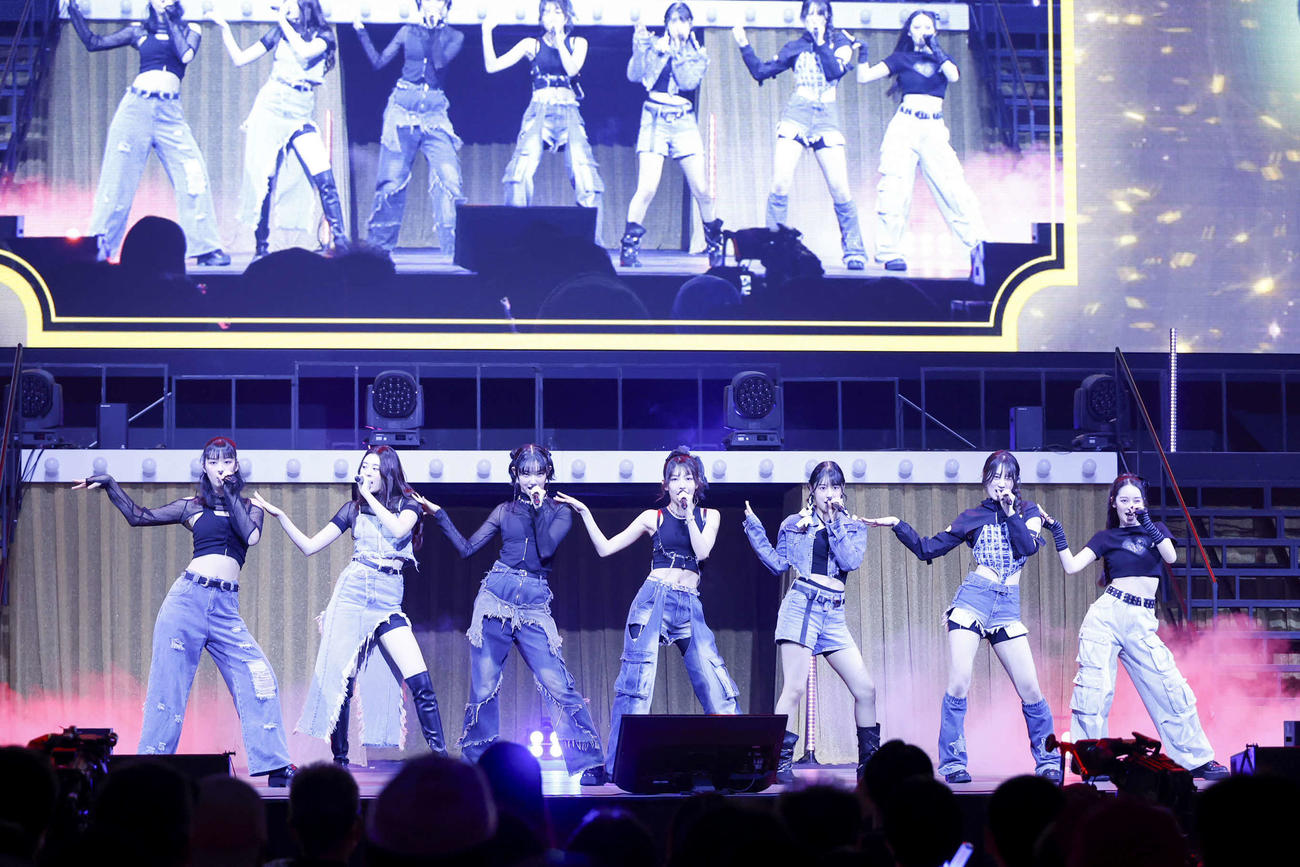 「STARDUST THEPARTY 2024～沼れ！スタダソングスタパ的MBTI診断～」でパフォーマンスするMISS MERCY