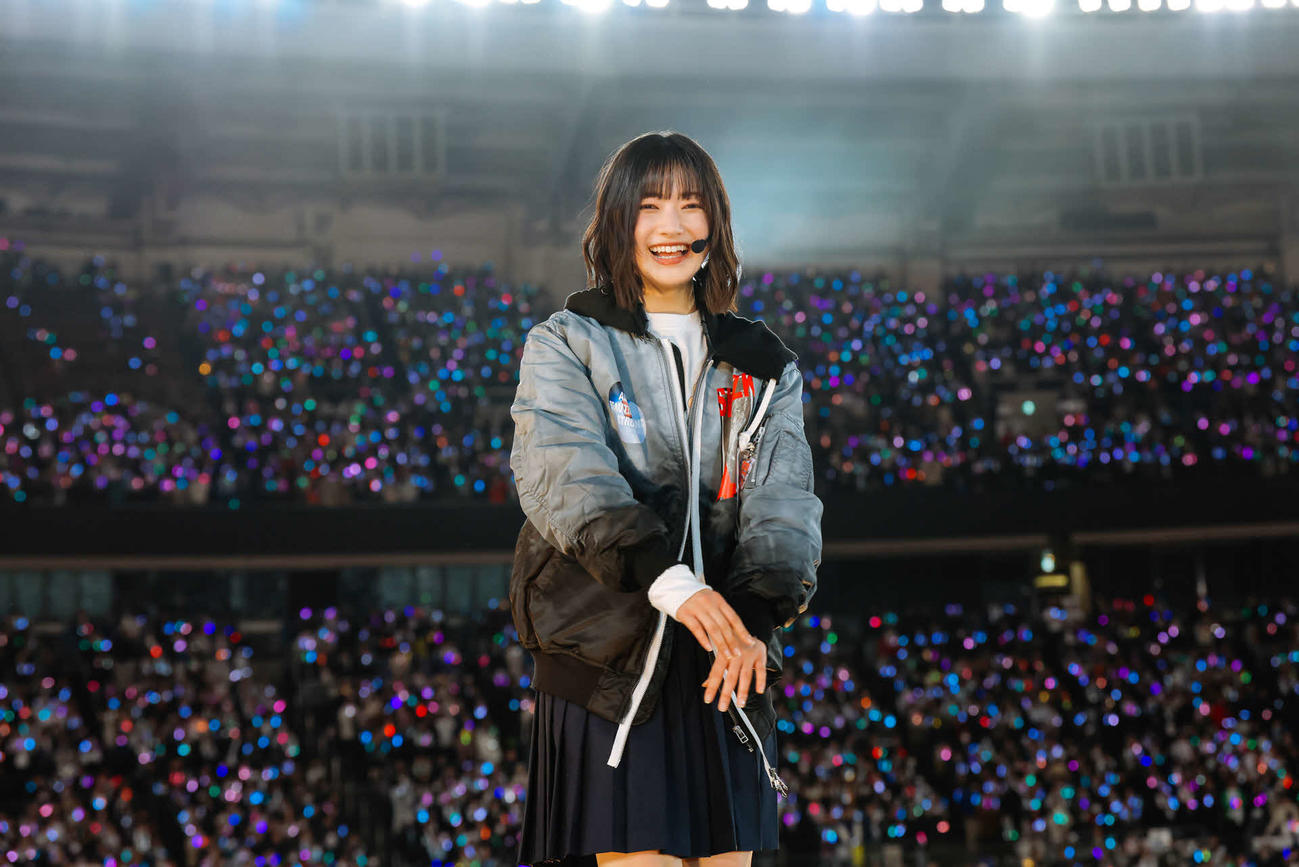 「4th YEAR ANNIVERSARY LIVE」でパフォーマンスする櫻坂46大園玲（上山陽介氏撮影）