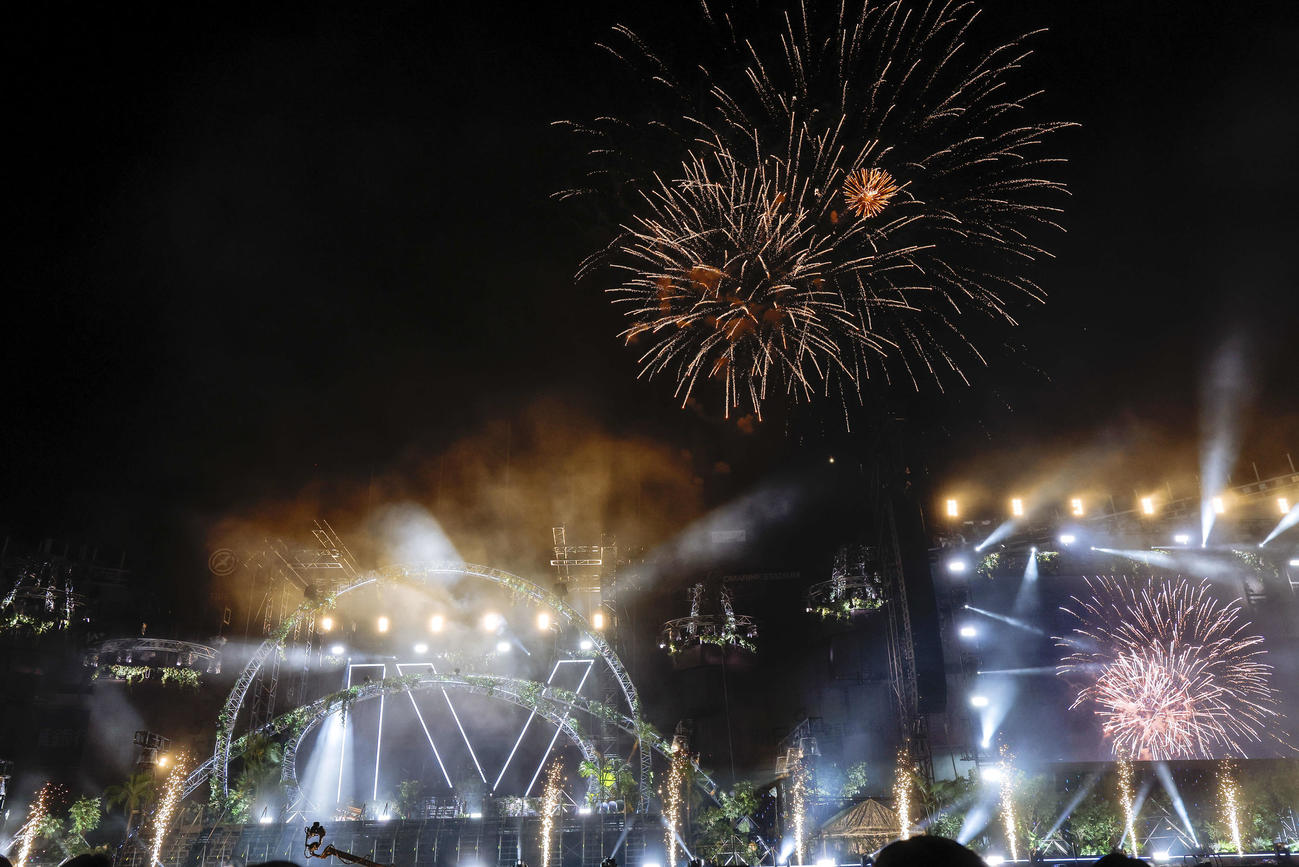 櫻坂46「4th YEAR ANNIVERSARY LIVE」で打ち上がる花火（上山陽介氏撮影）