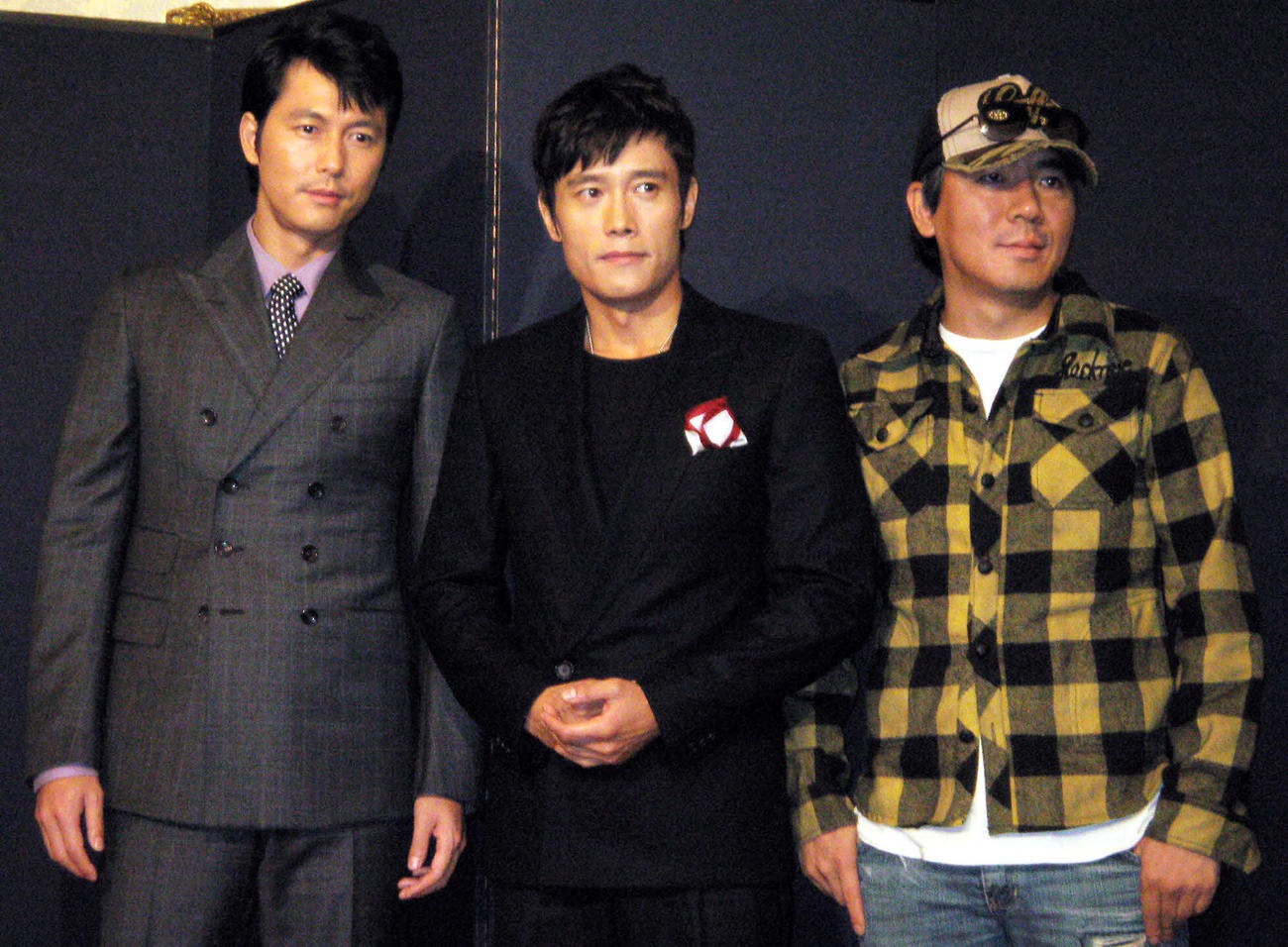 2009年8月28日、ザ・リッツ・カールトン大阪でのチョン・ウソン、イ・ビョンホン、キム・ジウン監督