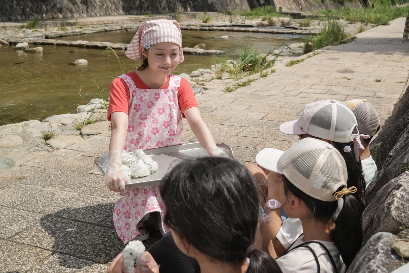 NHK連続テレビ小説「おむすび」の1場面（C）NHK