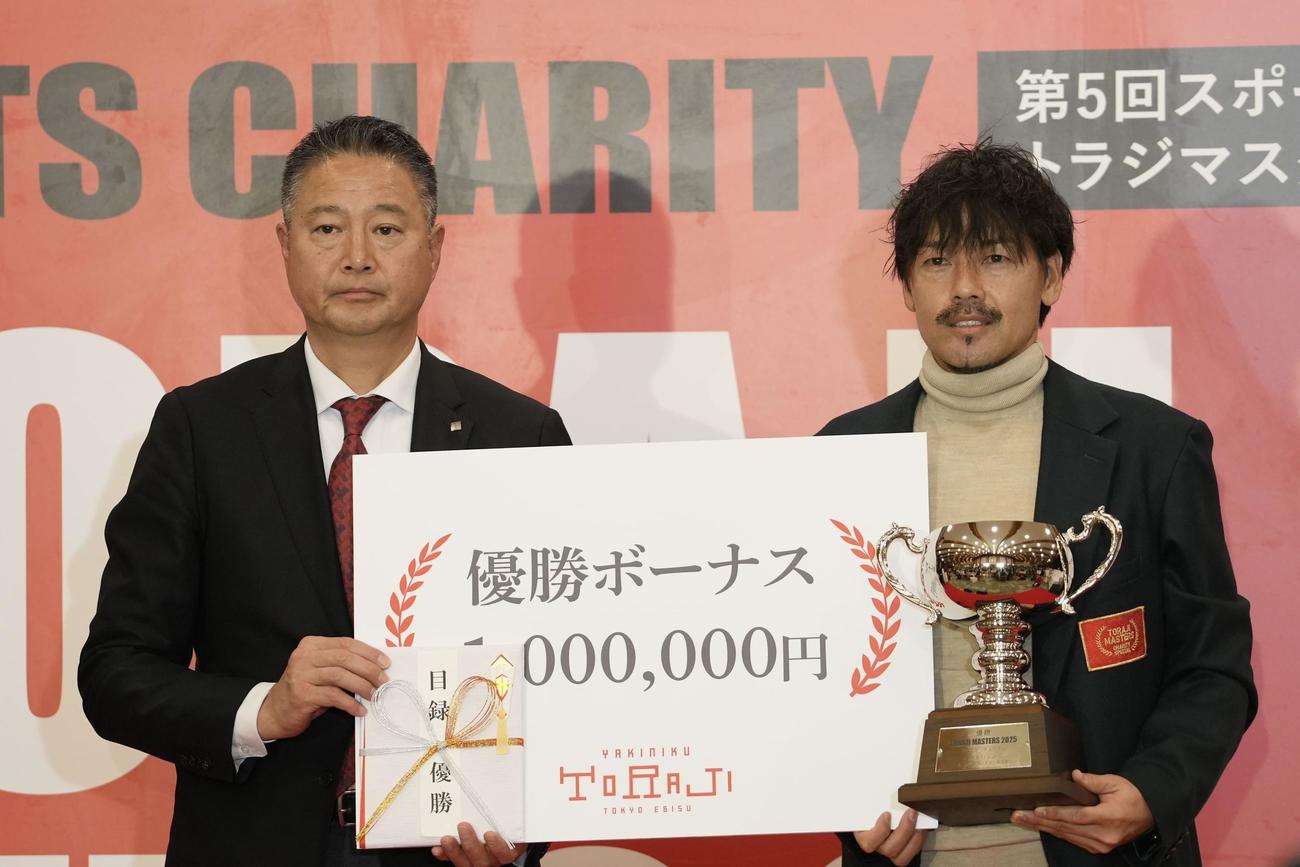 芸能人・アスリート部門で優勝の松井大輔氏