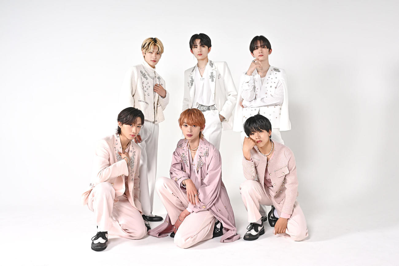 「Lienel」前列左から森田璃空、近藤駿太、武田創世、後列左から芳賀柊斗、高桑真之、高岡ミロ