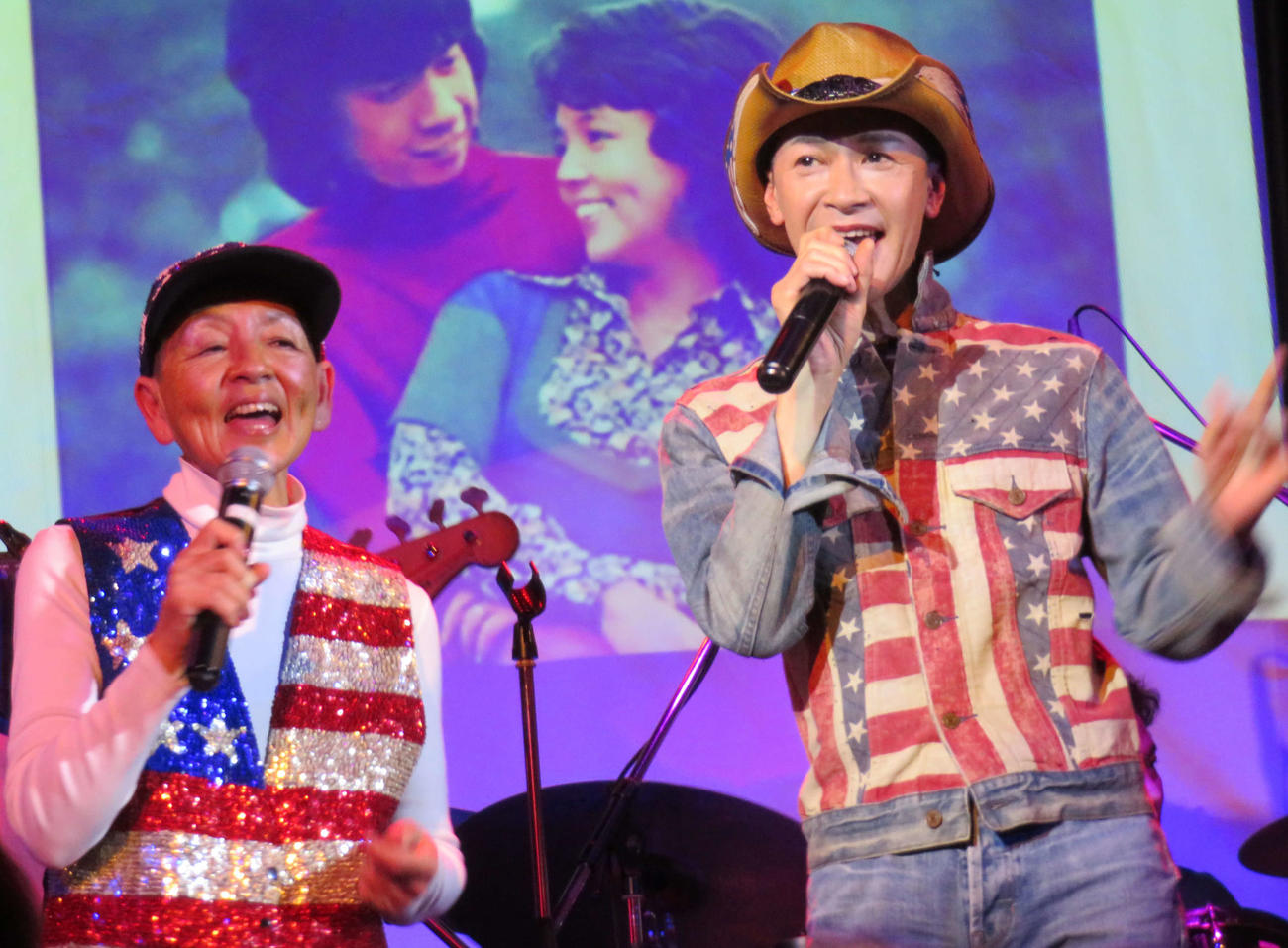 デュエットをした田代みどりと山咲トオル