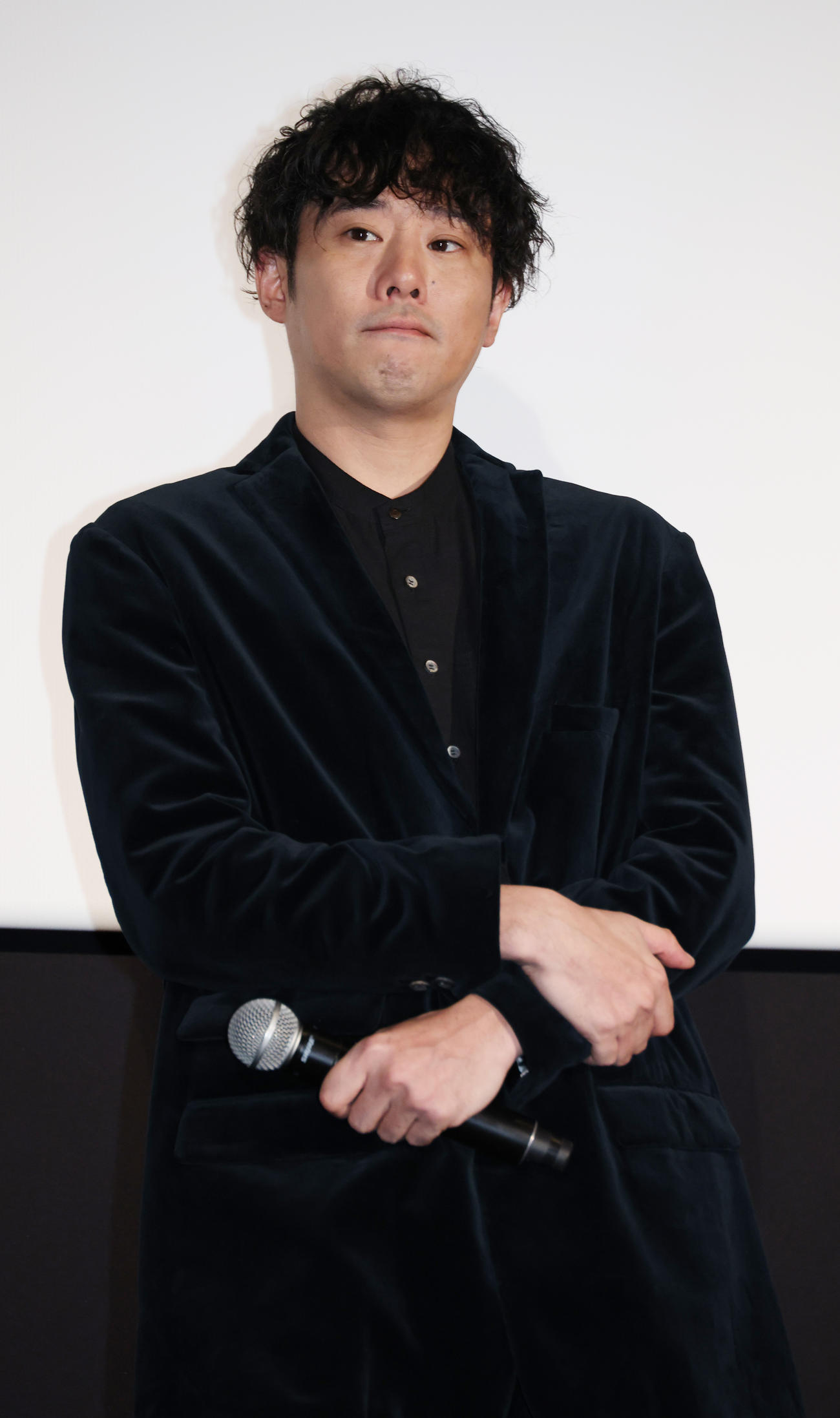 映画「正体」公開初日舞台あいさつを行った藤井道人監督（撮影・中島郁夫）