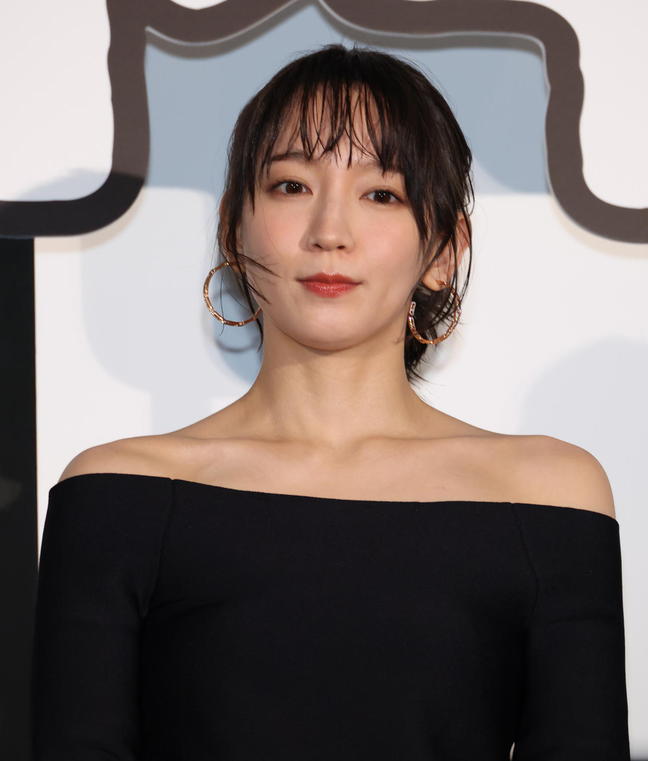 映画「正体」公開初日舞台あいさつを行った吉岡里帆（撮影・中島郁夫）