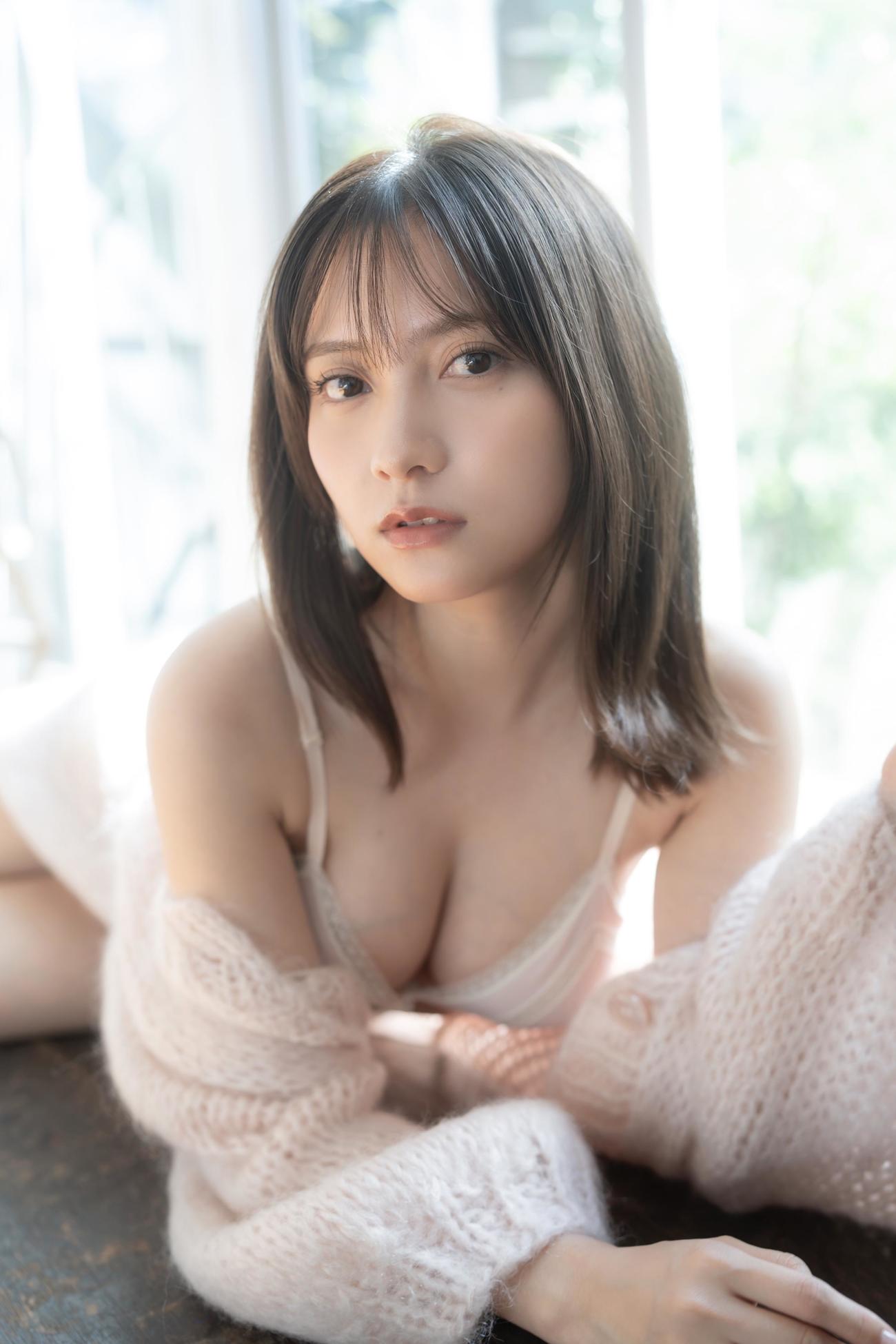 「週刊少年チャンピオン」で表紙グラビアを飾った桃月なしこ(C)小池伸一郎／秋田書店2024