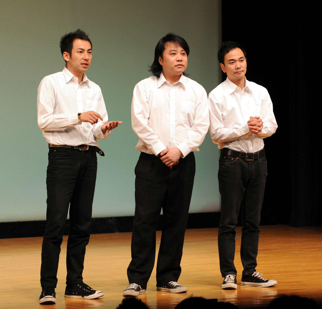 「我が家」の坪倉由幸、杉山裕之、谷田部俊（08年12月撮影）