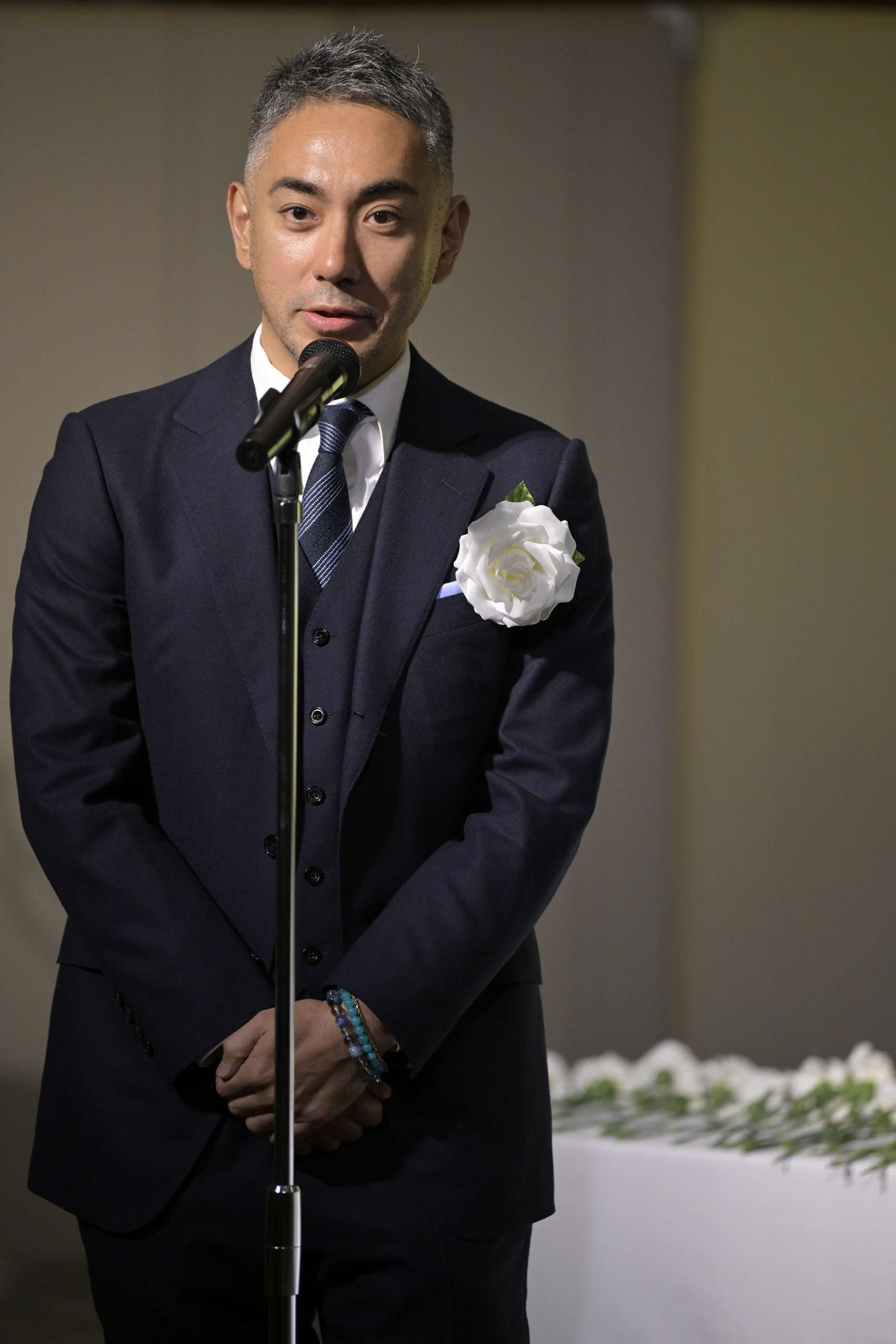 「篠山紀信先生を偲ぶ会」でスピーチする市川團十郎（C）「篠山紀信先生を偲ぶ会」実行委員会