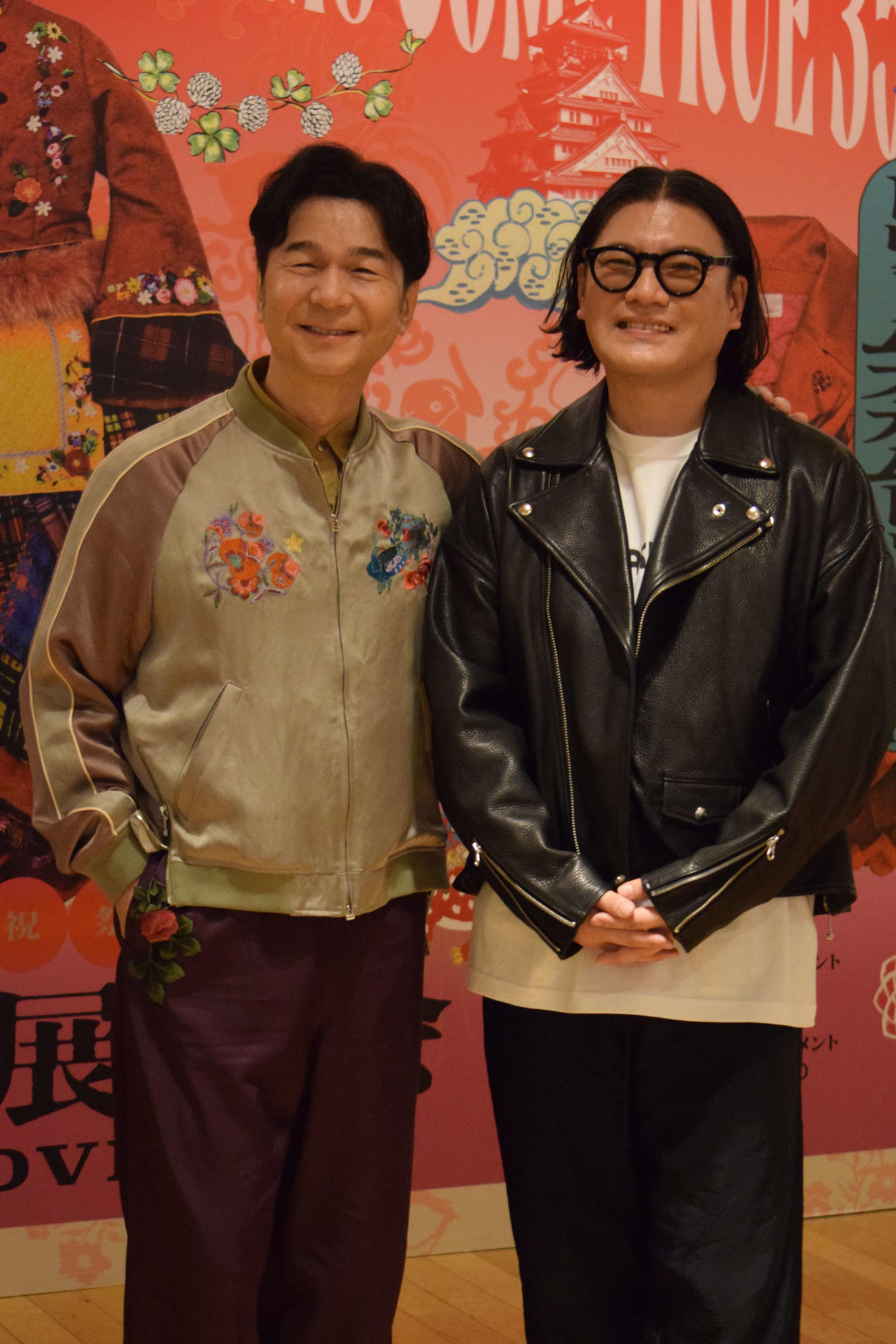 「大衣装展覧会」オープニングトークイベントに出席したドリカム中村正人（左）と丸山敬太氏（撮影・阪口孝志）