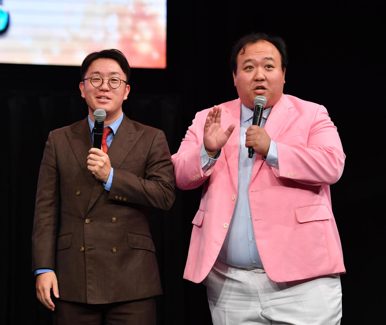 ママタルトの檜原洋平（左）と大鶴肥満（2023年撮影）
