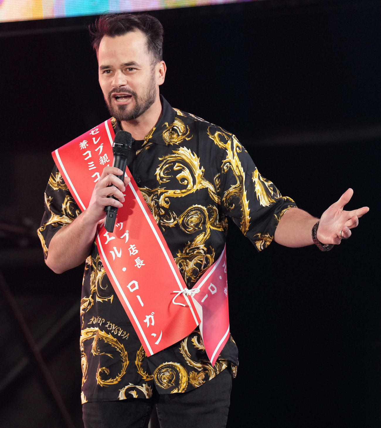 「東京コミコン2024」のオープニングセレモニーに登壇したダニエル・ローガン（撮影・たえ見朱実）