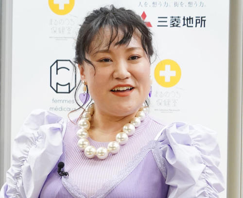 バービー、北海道の両親が長女と初対面＆お食い初め　家族ショットに「ウルッときました」の声