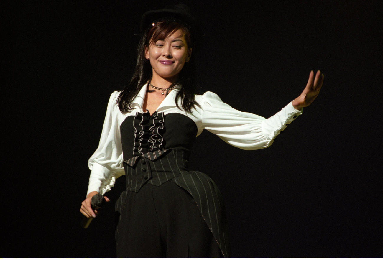 全国ツアーをスタートした中山美穂さん（95年10月）