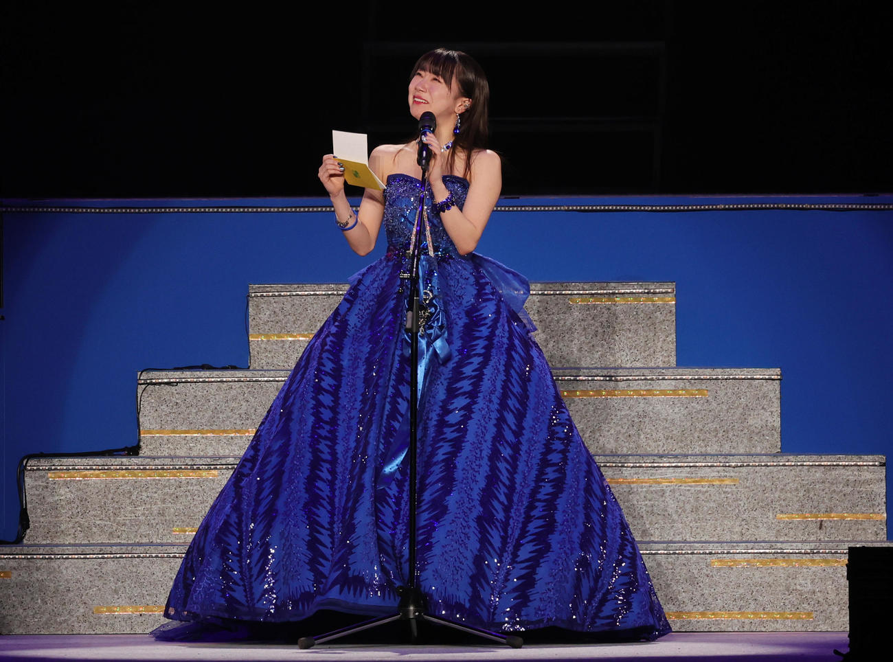 モーニング娘。’24コンサートツアー秋の千秋楽で卒業を迎えた石田亜佑美は、セレモニーで手紙を読み感極まる（撮影・野上伸悟）