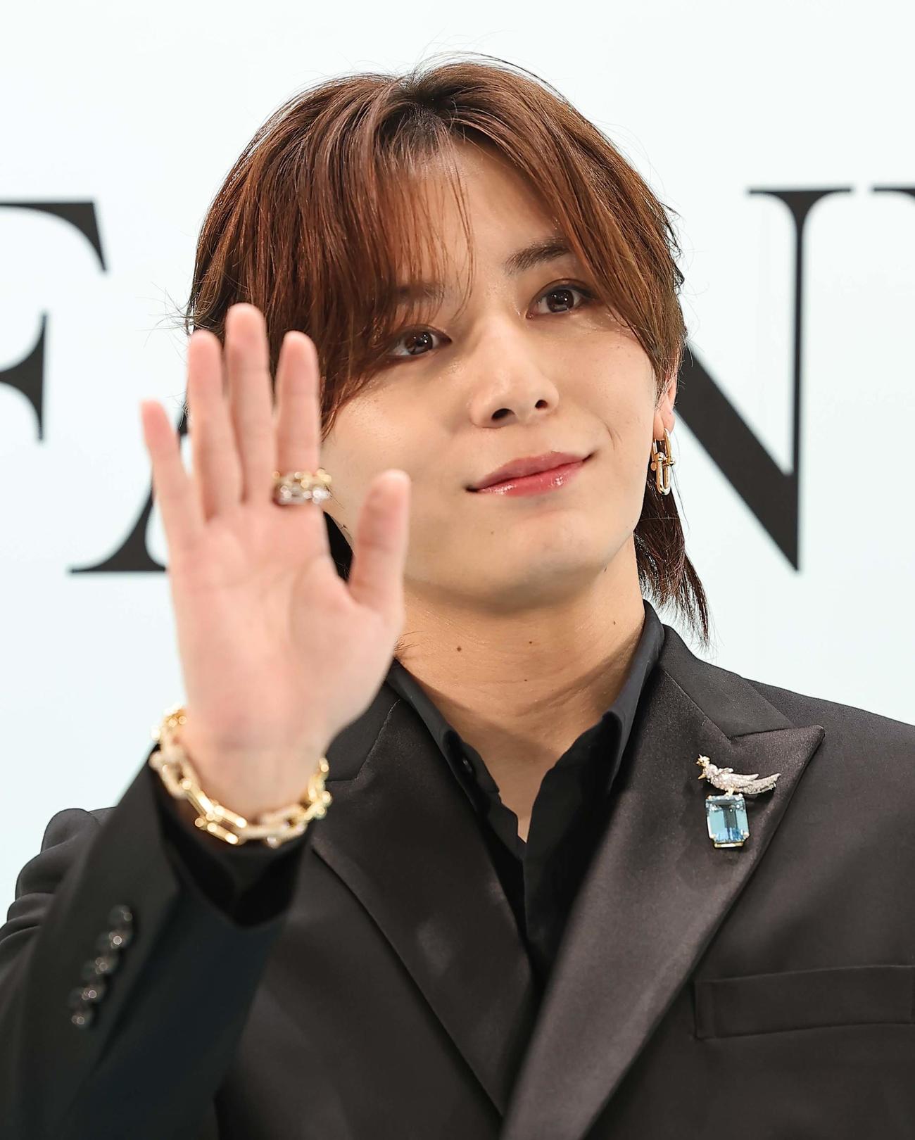御堂筋チャレンジ2024～御堂筋サテライトプレ実施2nd～「ティファニーホリデー2024」点灯イベントに登場した山田涼介（撮影・上田博志）