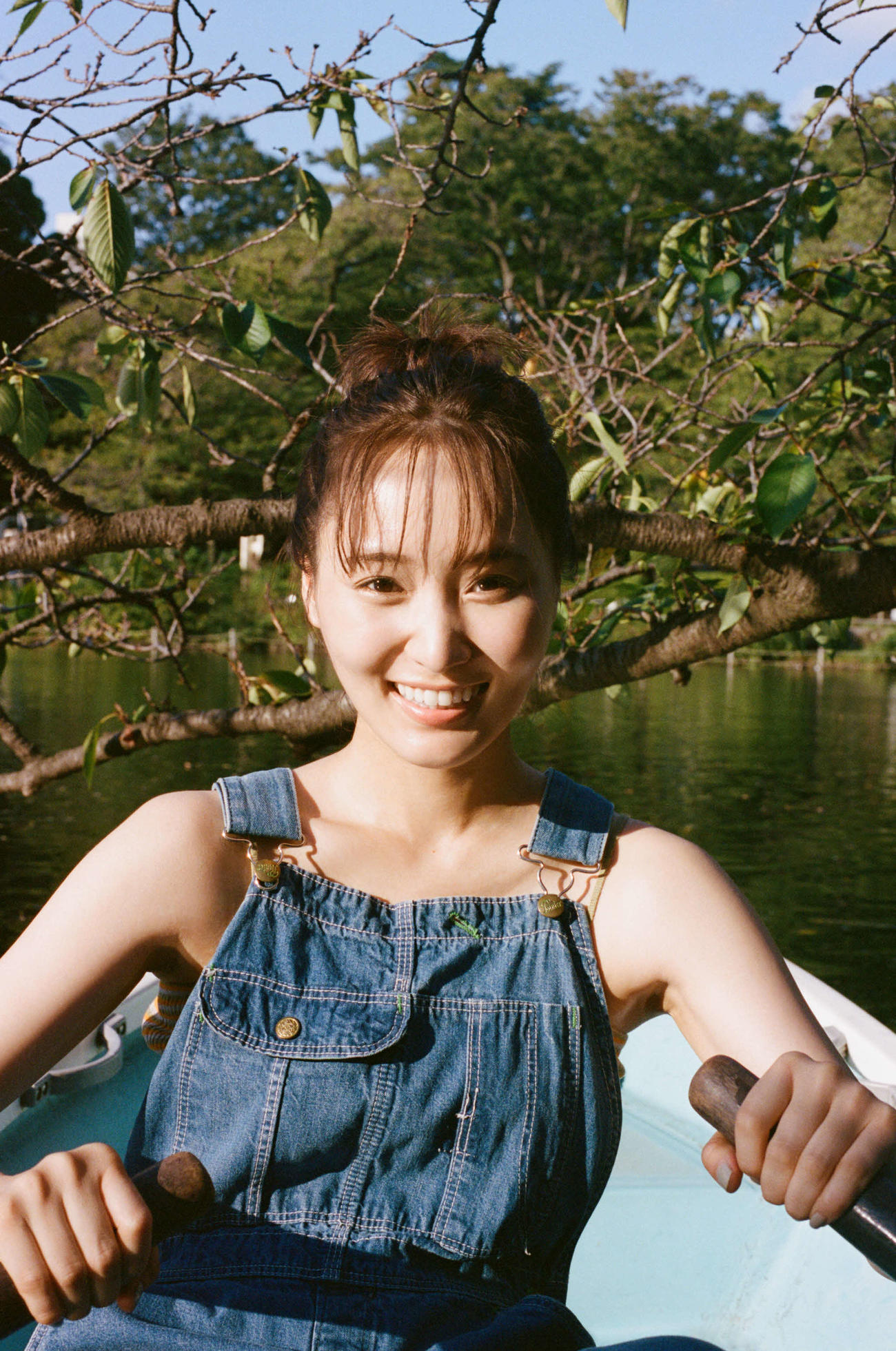 菅井友香2025年カレンダーのアザーカット（C）TopCoat