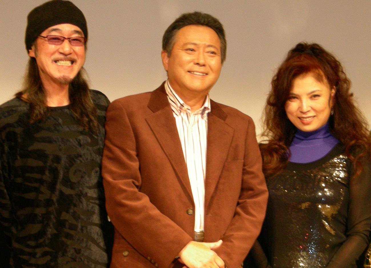 イベント「お台場オトナPARK」制作発表　出席した左から柳ジョージさん、小倉智昭さん、八代亜紀さん（2007年11月撮影）