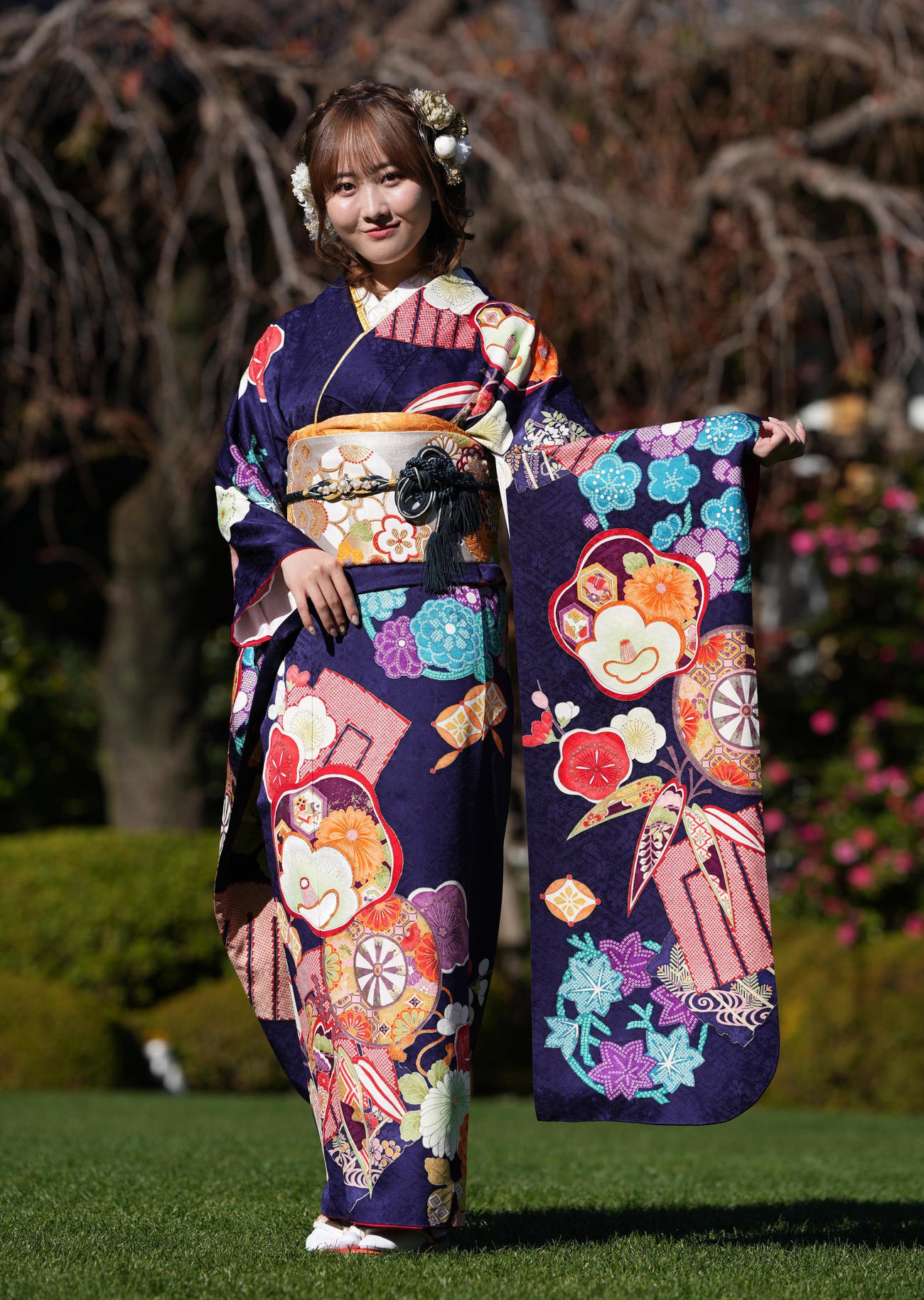 「オスカープロモーション2025年晴れ着撮影会」で写真に納まる本田望結（撮影・鈴木みどり）