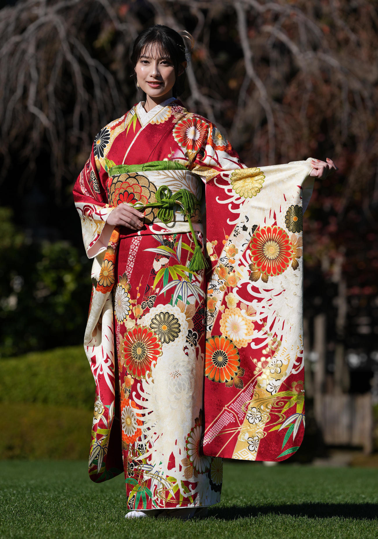 「オスカープロモーション2025年晴れ着撮影会」で写真に納まる玉田志織（撮影・鈴木みどり）