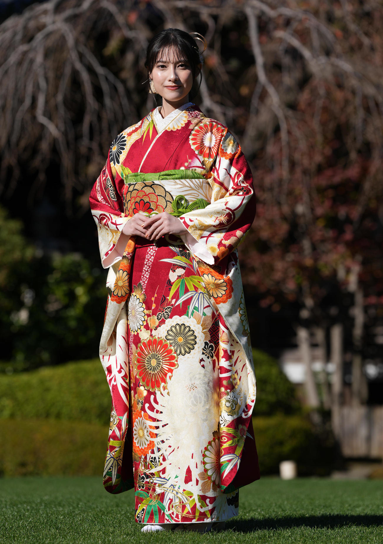 「オスカープロモーション2025年晴れ着撮影会」で写真に納まる玉田志織（撮影・鈴木みどり）