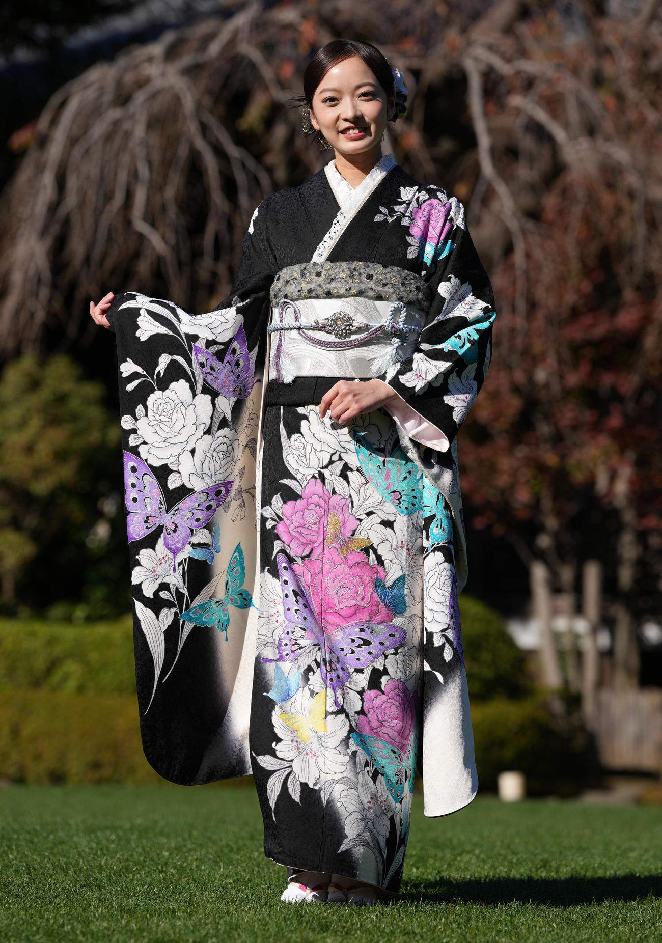 「オスカープロモーション2025年晴れ着撮影会」で写真に納まる川瀬莉子（撮影・鈴木みどり）