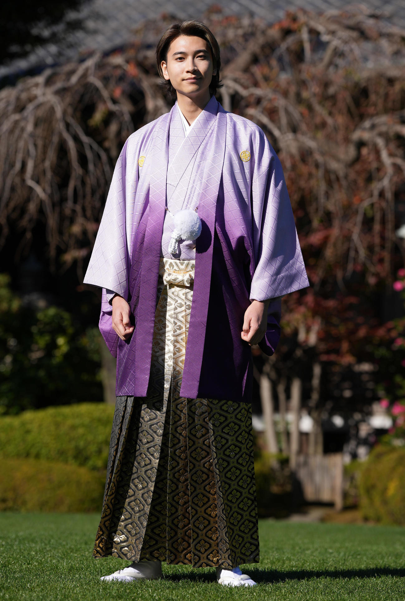 「オスカープロモーション2025年晴れ着撮影会」で写真に納まる庄司浩平（撮影・鈴木みどり）