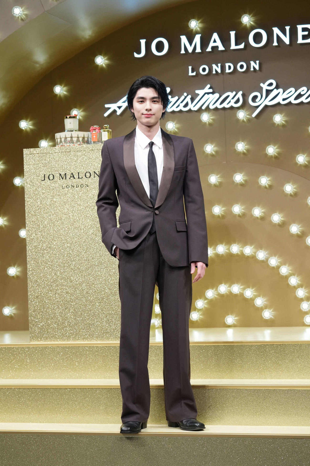 ジョー　マローン　ロンドン「クリスマススペシャル」ポップアップイベントフォトコールに臨む本田響矢（撮影・小沢裕）