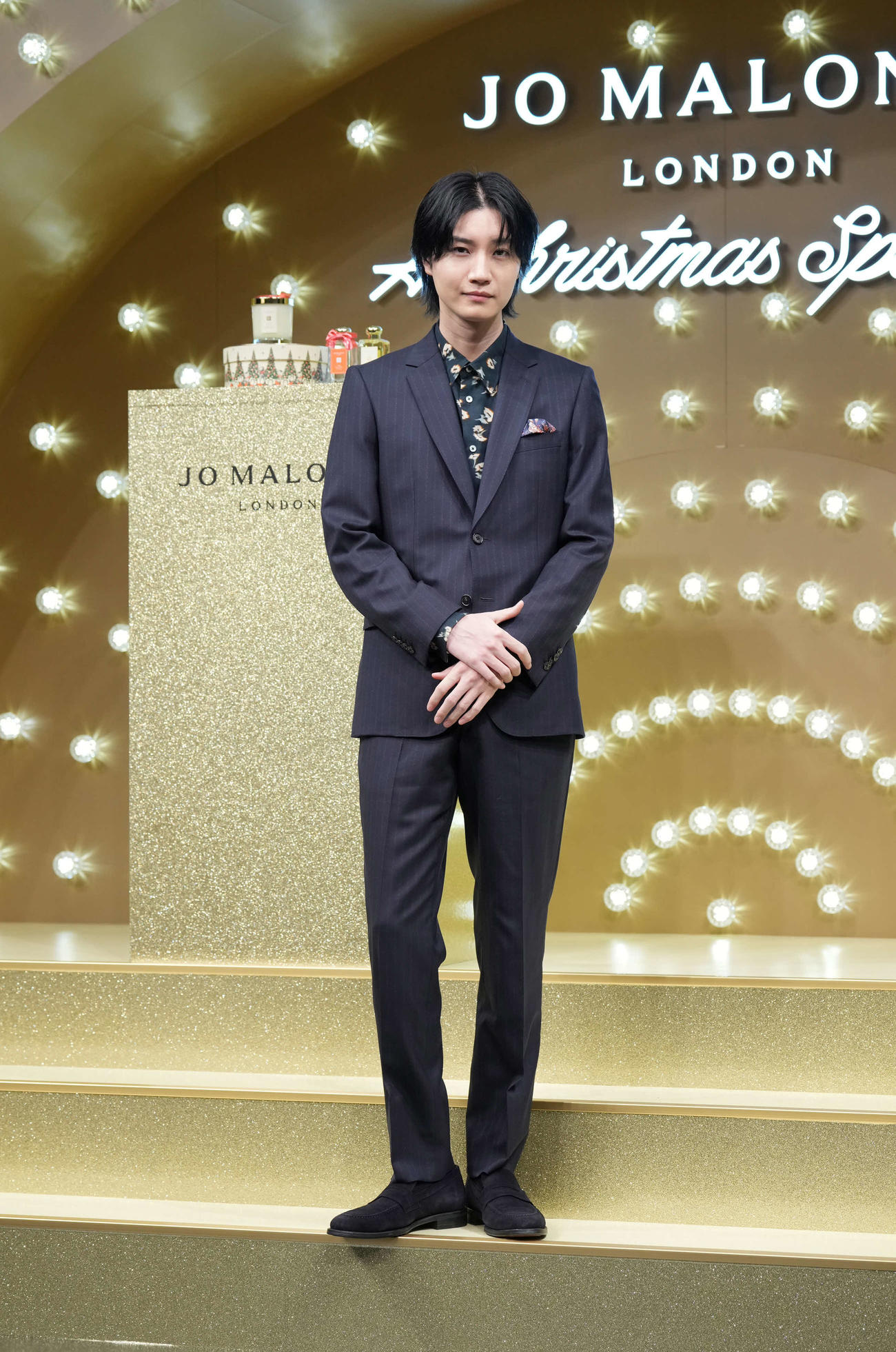 ジョー　マローン　ロンドン「クリスマススペシャル」ポップアップイベントフォトコールに臨む桜田通（撮影・小沢裕）
