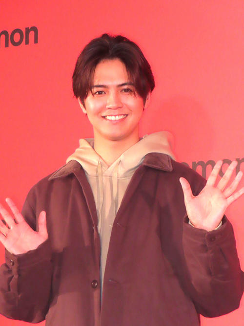 片寄涼太、パク・ソジュンと笑顔のツーショット公開「すごくあたたか