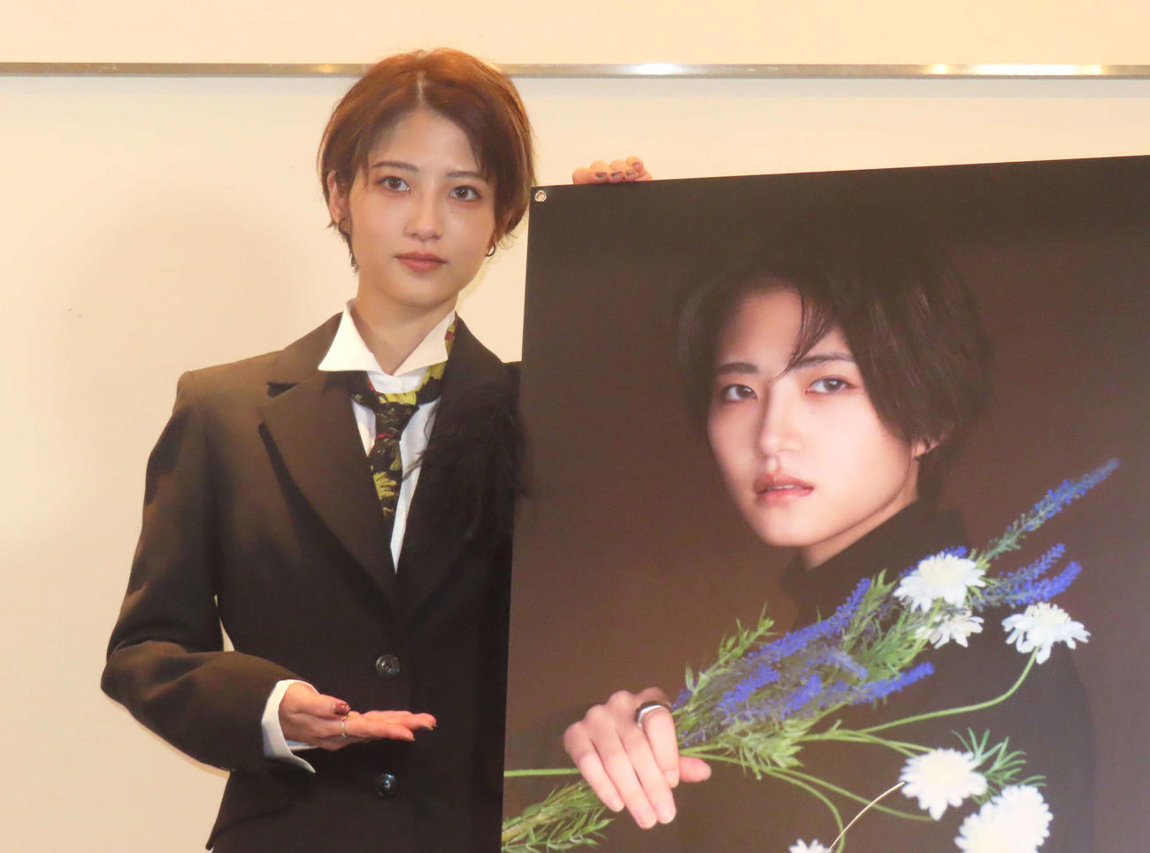 カレンダー発売記念取材会を行った若月佑美