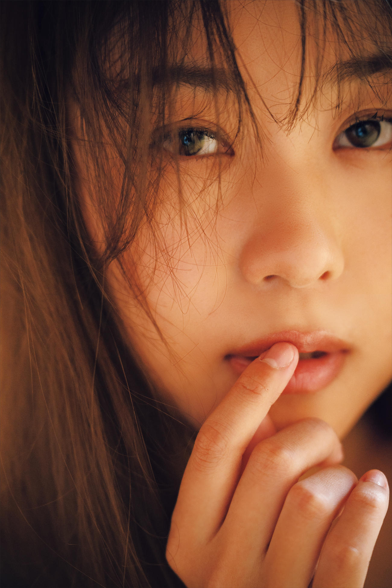 西田麻衣の約8年ぶりの写真集「Re:Mai」（鈴木ゴータ氏撮影）