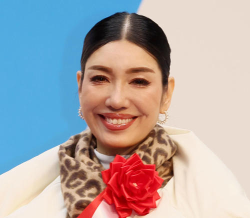 アンミカ「白って200色あんねん」の“原点”明かす「黒も300色あるのに」パリで指摘される