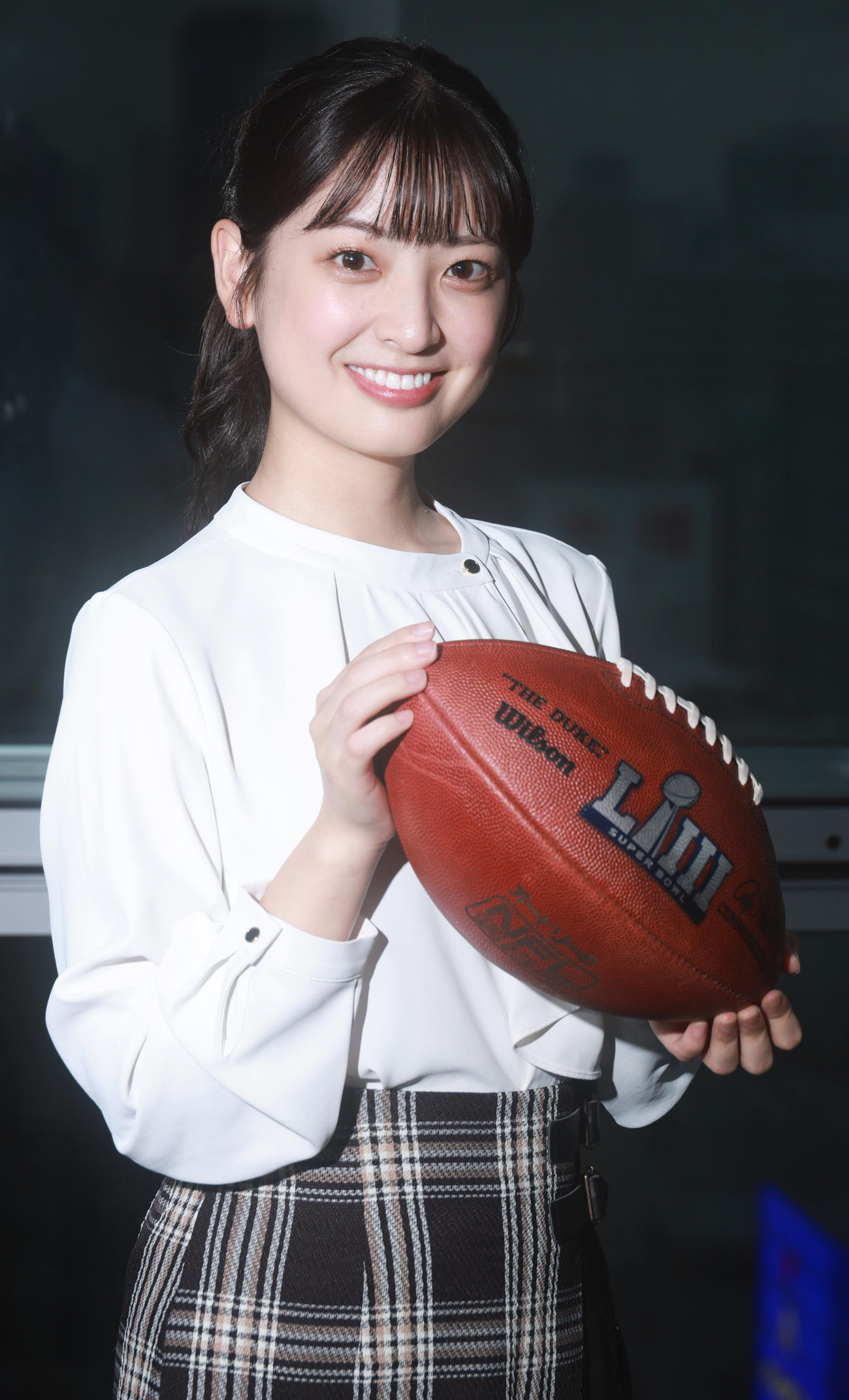 担当番組の「NFL倶楽部」について語る日本テレビ大型新人の瀧口麻衣アナウンサー（撮影・中島郁夫）