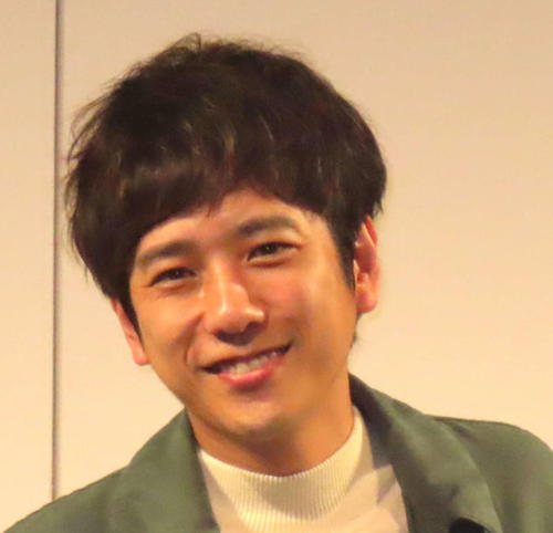 二宮和也、45歳女性タレントに打ち合わせでの悪い態度を暴露され「何であいつ来るんだよ」恨み節