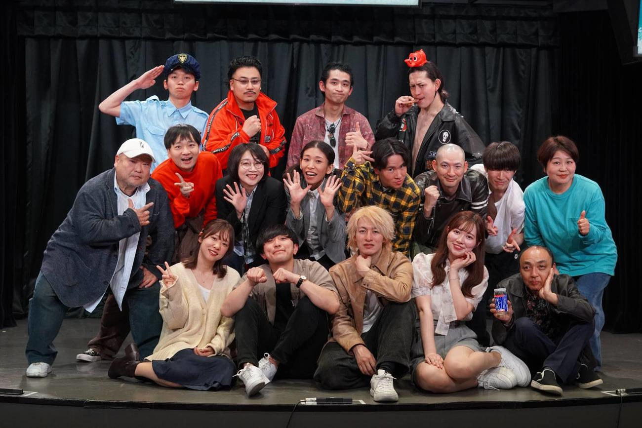 舞台「吉本養成所物語2～オレたちの卒業公演・2024冬バージョン～」の出演者たち