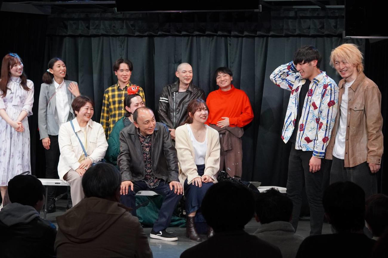 舞台「吉本養成所物語2～オレたちの卒業公演・2024冬バージョン～」のラストシーン