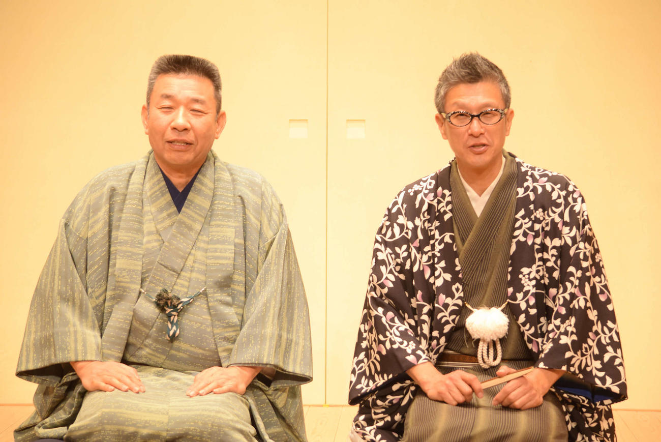 「震災30年。笑ってがんばろう！震災復興ウィーク」に出演する笑福亭松喬（左）と笑福亭銀瓶（撮影・阪口孝志）
