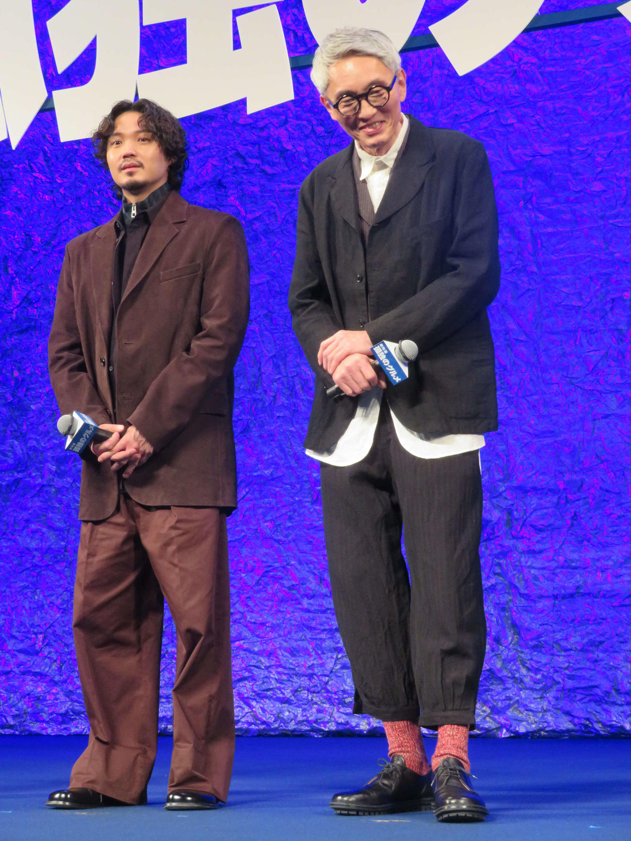 「劇映画　孤独のグルメ」完成披露試写会に登壇した磯村勇斗（左）と松重豊（撮影・村上幸将）