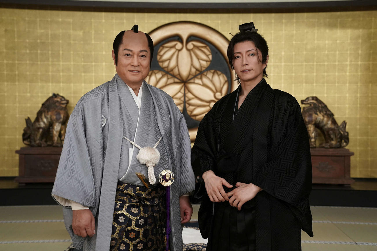 テレビ朝日系ドラマプレミアム「新・暴れん坊将軍」で主演を務める松平健と尾張藩主役で出演するGACKT