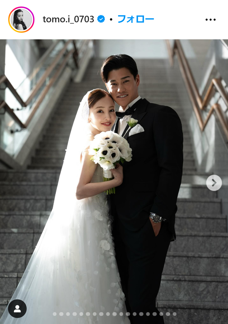 結婚披露宴を行った板野友美（左）とヤクルト高橋奎二（板野友美のインスタグラムから）