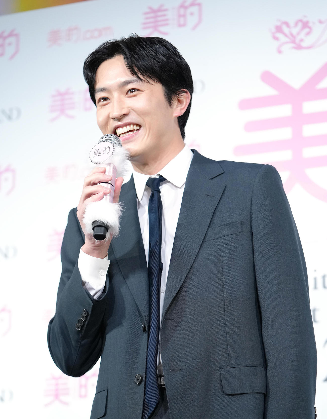 「美的ベストビューティマン」を受賞し喜びを語る杉野遥亮（撮影・足立雅史）