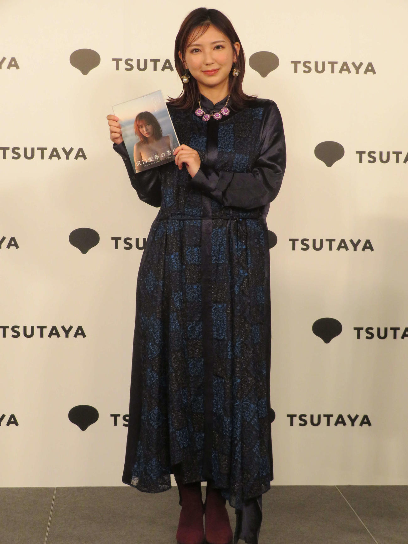 「沢口愛華フォトエッセイ　沢口生活」記者会見を開いた沢口愛華（撮影・村上幸将）