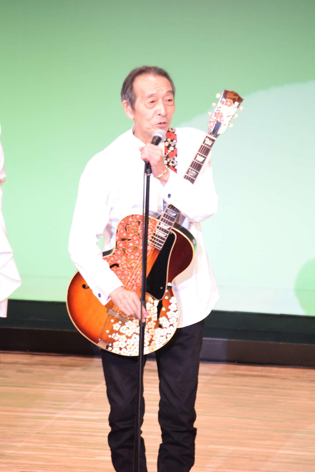生まれ故郷の秋田に帰ることを発表した梅乃ハッパ（撮影・阪口孝志）