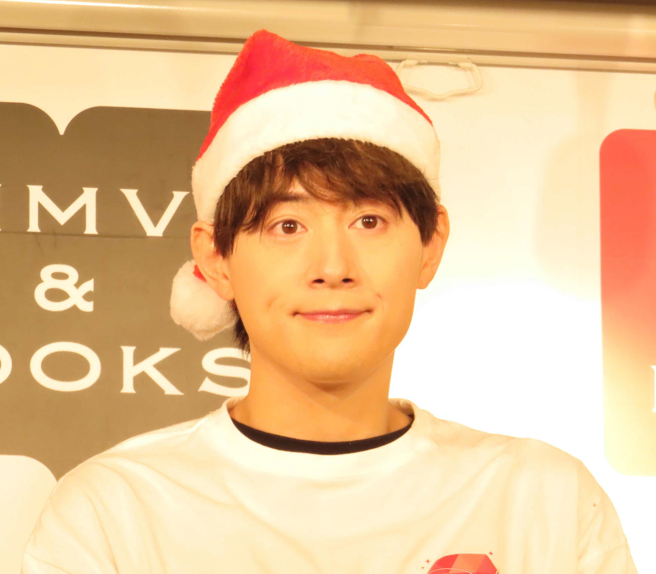 初写真集「最後の恋人」発売記念イベントに出席したSHOW－WAの向山毅