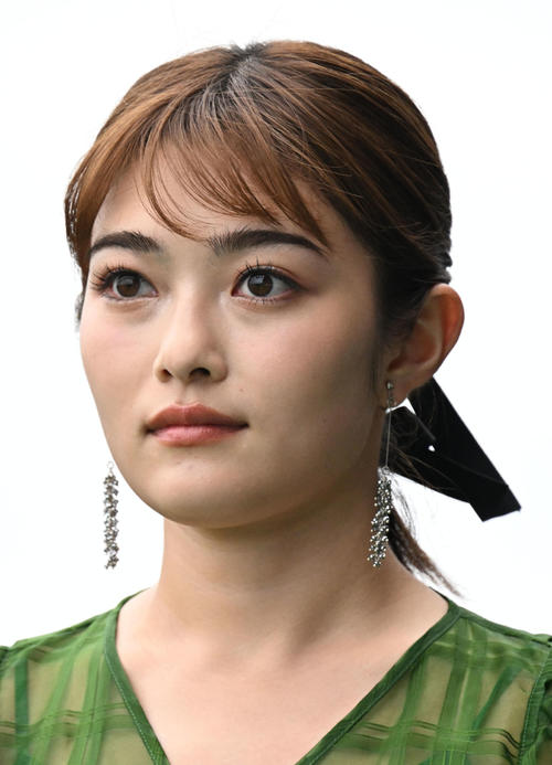 井上咲楽「持ち続けて良いのか…」元彼・畠中悠との思い出を語る「スカーフ強要がプレッシャー」